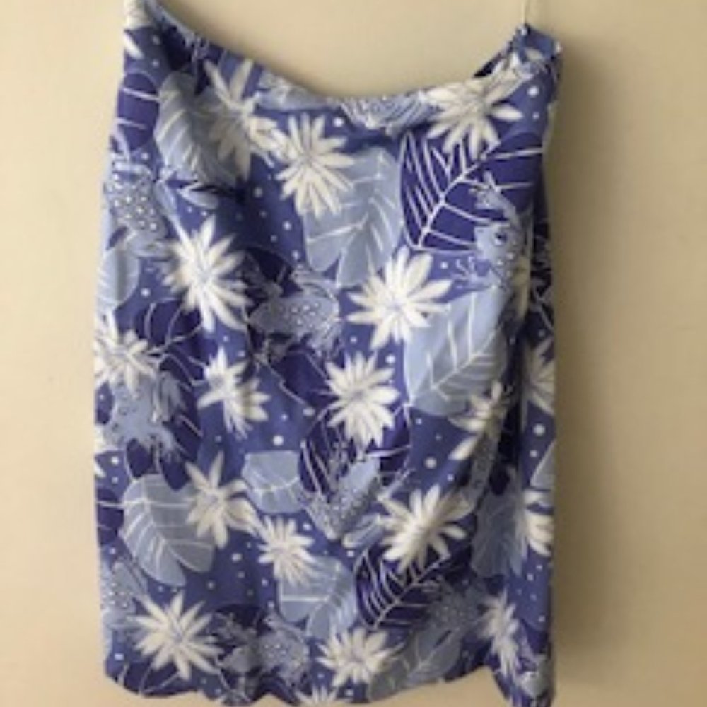 Lilly Pulitzer Size 4 Scalloped hem skirt never worn